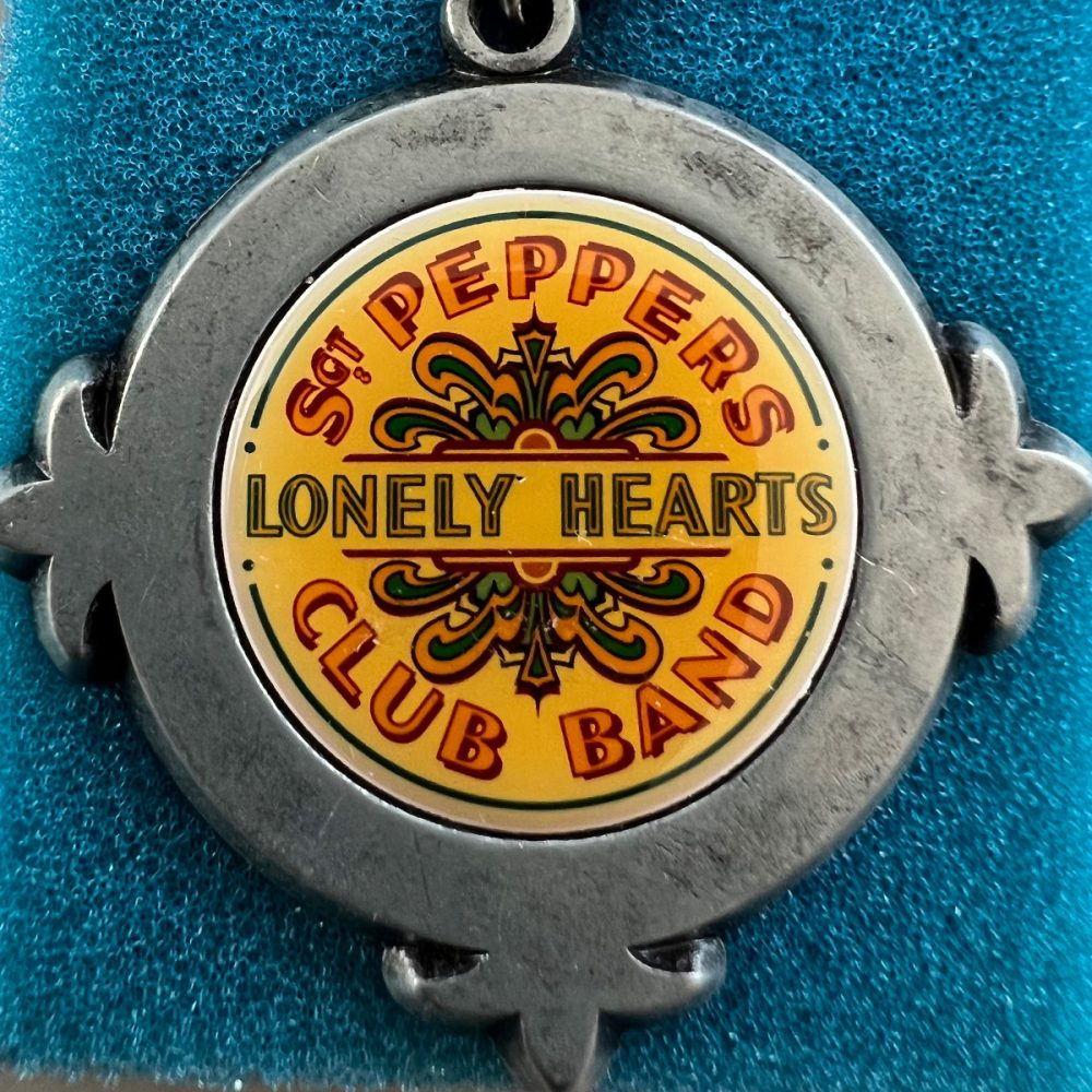 SGT. PEPPERS MEDAL_1